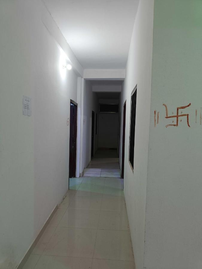 Oyo Pandey Ji Guesthouse Горакхпур Экстерьер фото